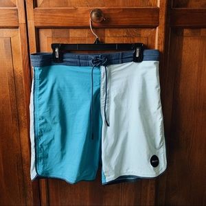 RVCA men’s board short medium (31”)